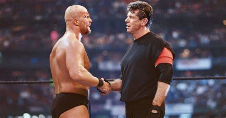 10 WWE Heel Turns That Make No Sense