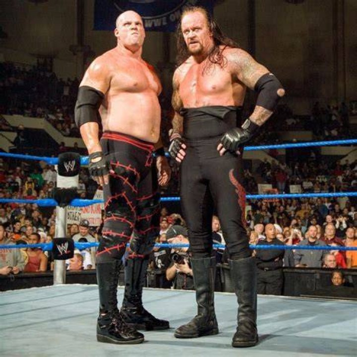 16 Wrestlers You Didn’t Know Are Close To The Undertaker