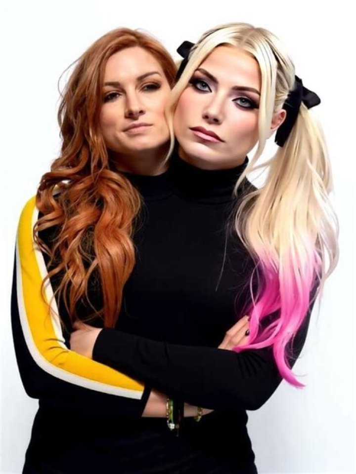 Alexa Bliss v Becky Lynch SmackDown February 21, 2017 Cropped