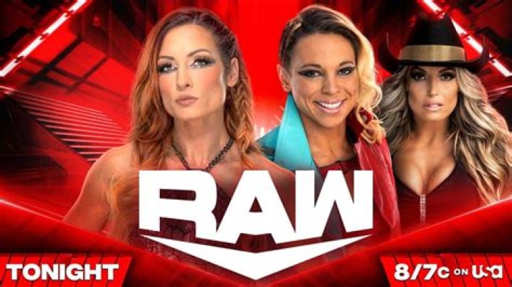Becky Lynch fights Zoey Stark and Trish Stratus 