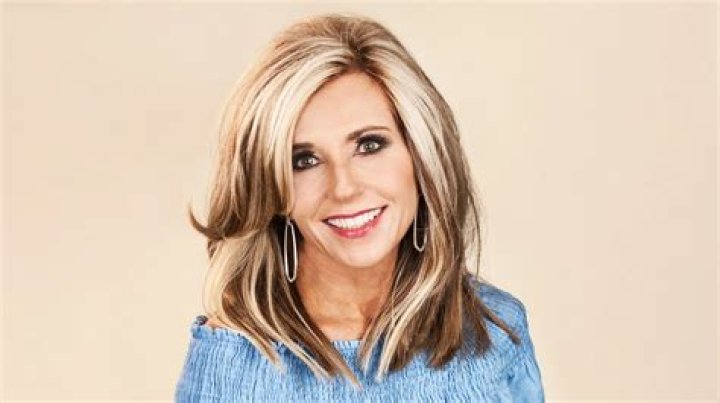 Beth Moore Net Worth, Age, Height, Husband, Family, Wiki 2024