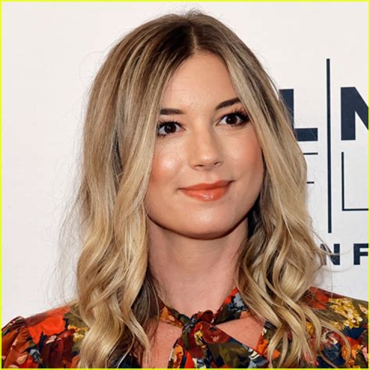Emily VanCamp Net Worth, Age, Height, Husband, Family, Wiki 2024
