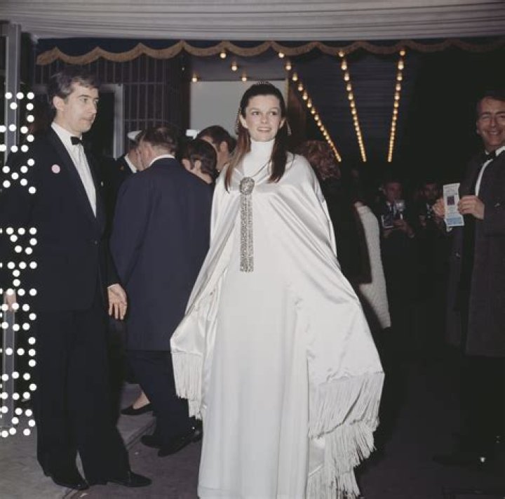 Genevieve Bujold Net Worth, Age, Height, Husband, Family, Wiki 2024