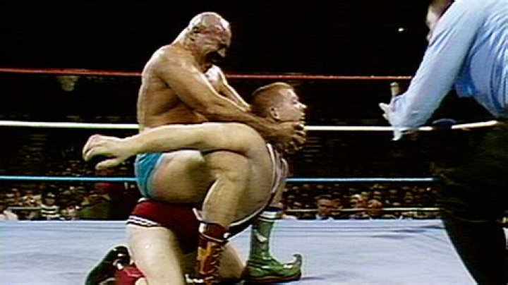 Iron Sheik Defeats Bob Backlund