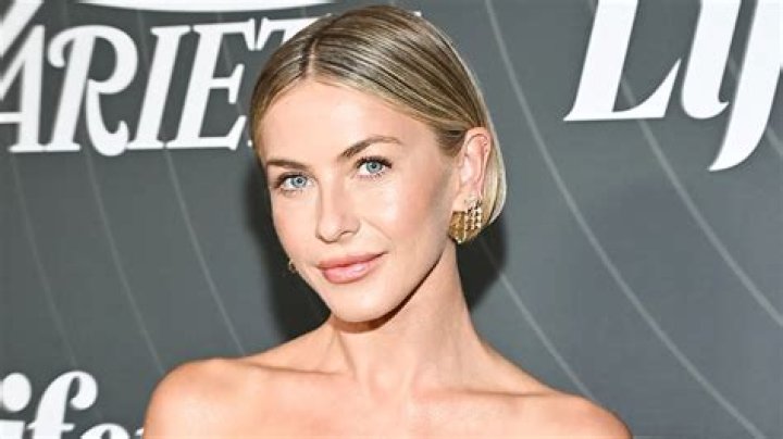 Julianne Hough Net Worth, Age, Height, Husband, Family, Wiki 2024