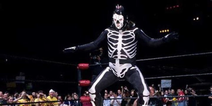 La Parka Dancing Cropped