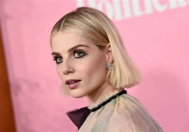 Lucy Boynton Net Worth, Age, Height, Weight, Family, Wiki 2024