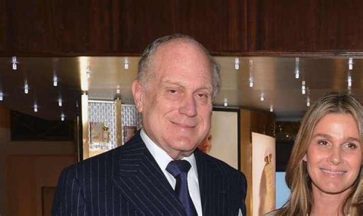 Ronald Lauder Net Worth, Age, Height, Weight, Family, Wiki 2024