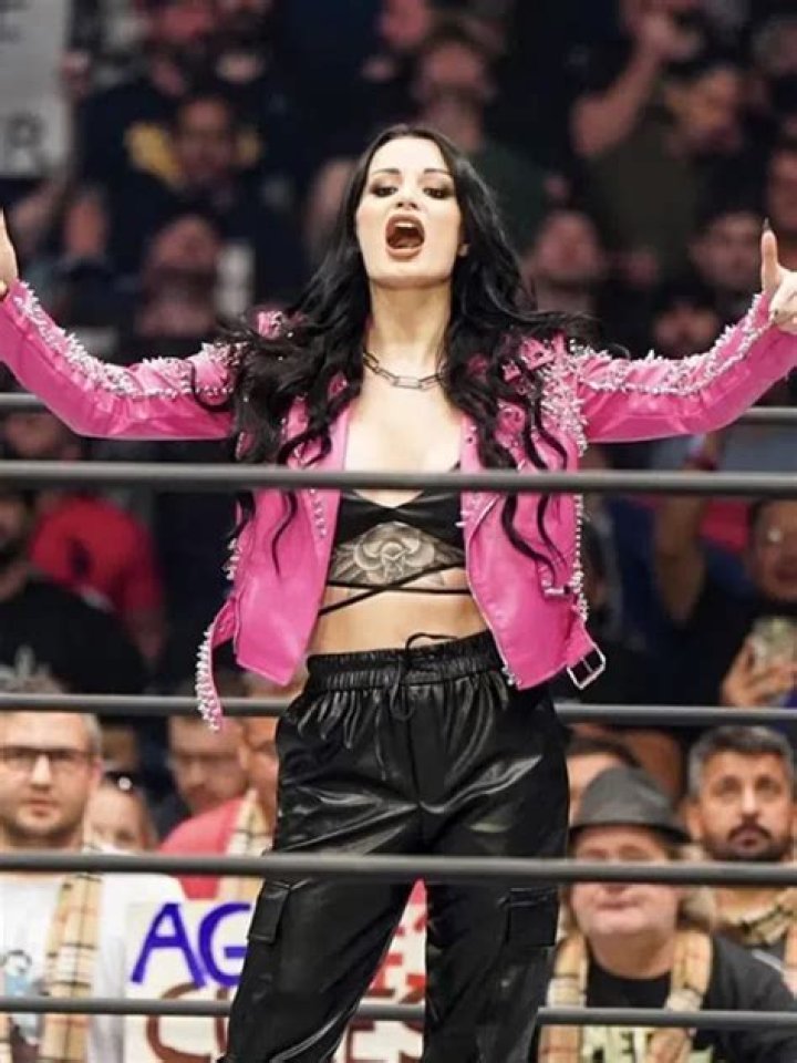 Saraya Bevis celebrating AEW Womens Champion