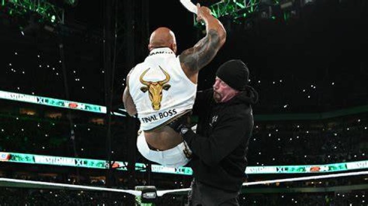 The Undertaker Chokeslam
