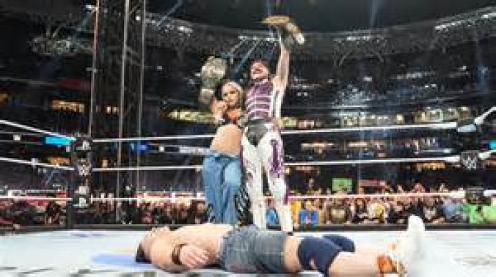 Victoria WWE Cropped